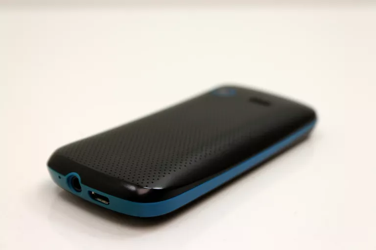 TELEFON MAXCOM MM128