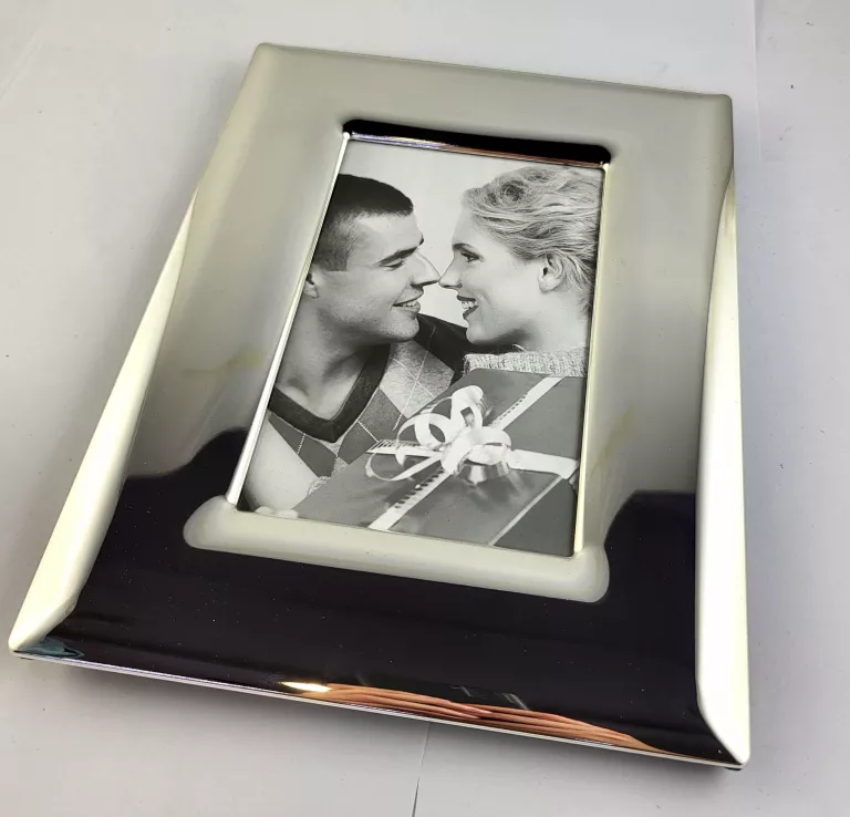 POSREBRZANA RAMKA NA ZDJĘCIA TCHIBO 10X15CM