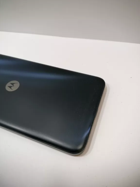 TELEFON MOTORLA E13