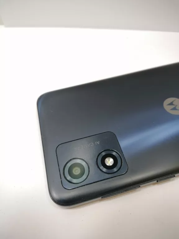 TELEFON MOTORLA E13