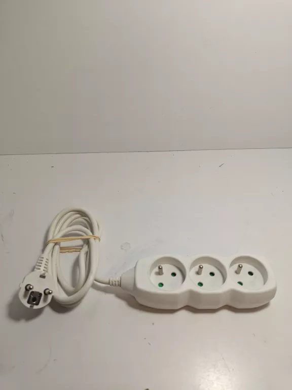 PRZEDLUZACZ 3 GNIZDA TRACER POWERCORD 1,5M POLECAM