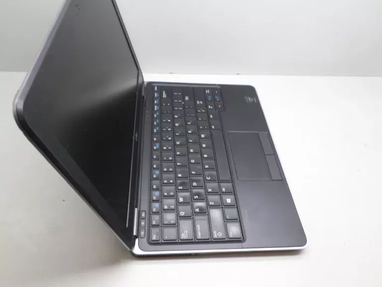 LAPTOP DELL 7240 I7 8/240GB