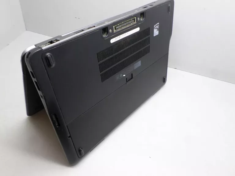 LAPTOP DELL 7240 I7 8/240GB