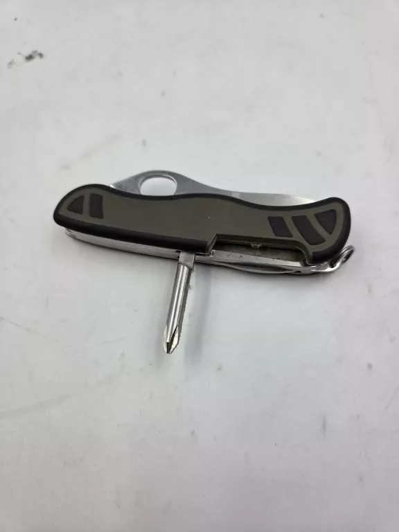 SCYZORYK VICTORINOX SWISS SOLDIER'S KNIFE 08 - GREEN/BLACK