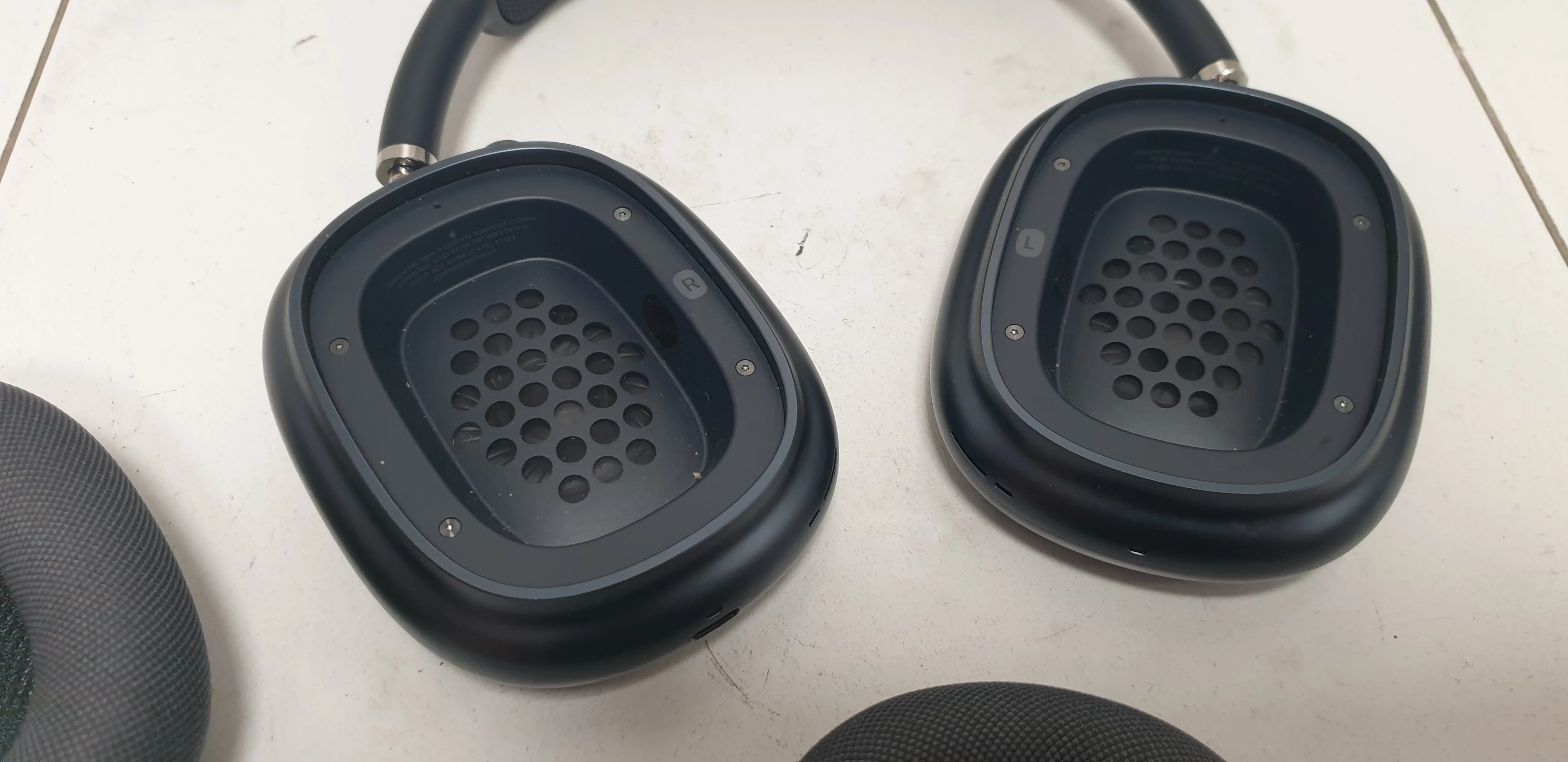 sluchawki-apple-air-pro-max-polnoc-a3184-stan-11323-2