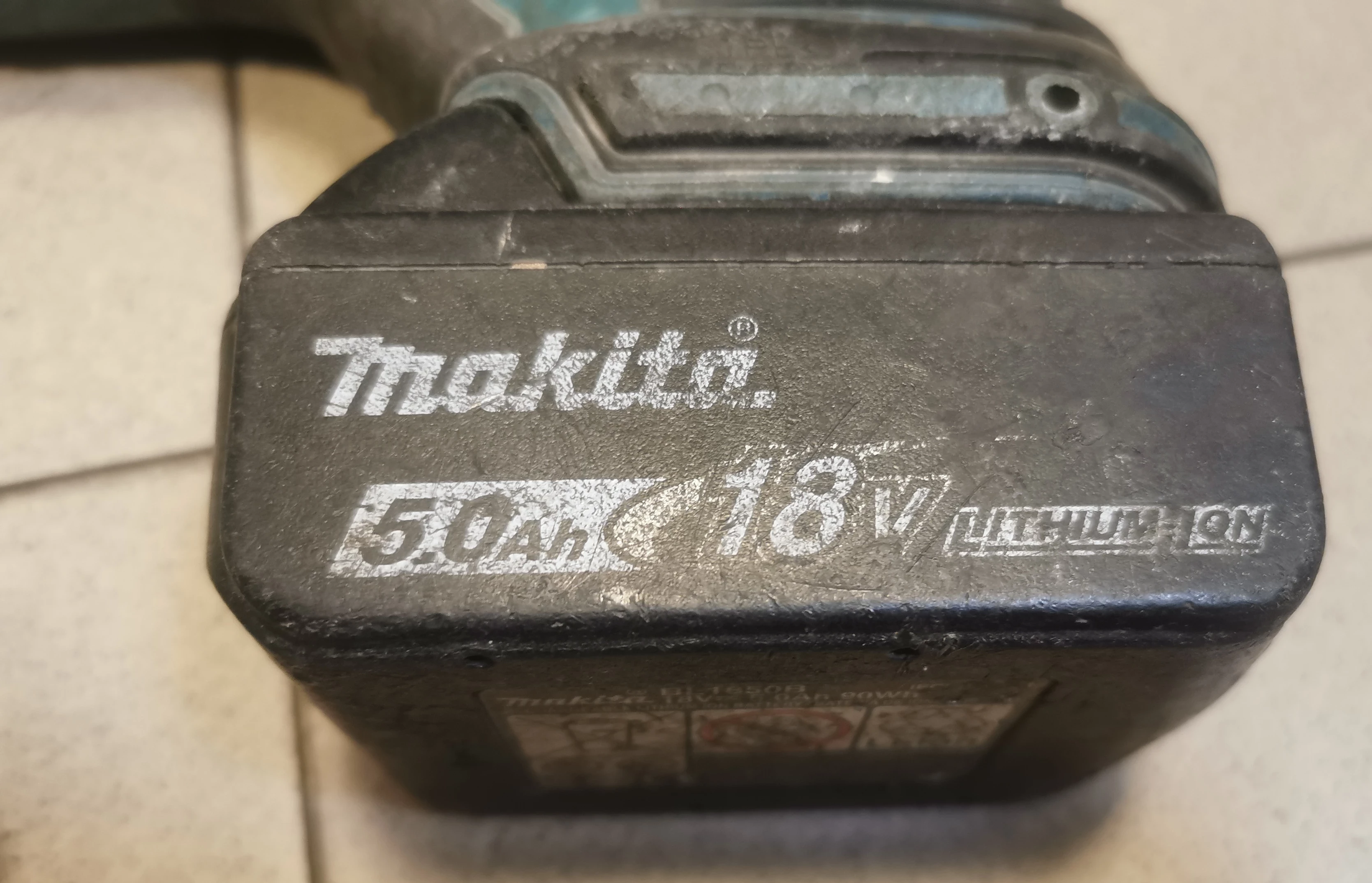 mlotowiertarka-makita-dhr241-ladowarka-1-akum-funkcyjnosc-205137-222597