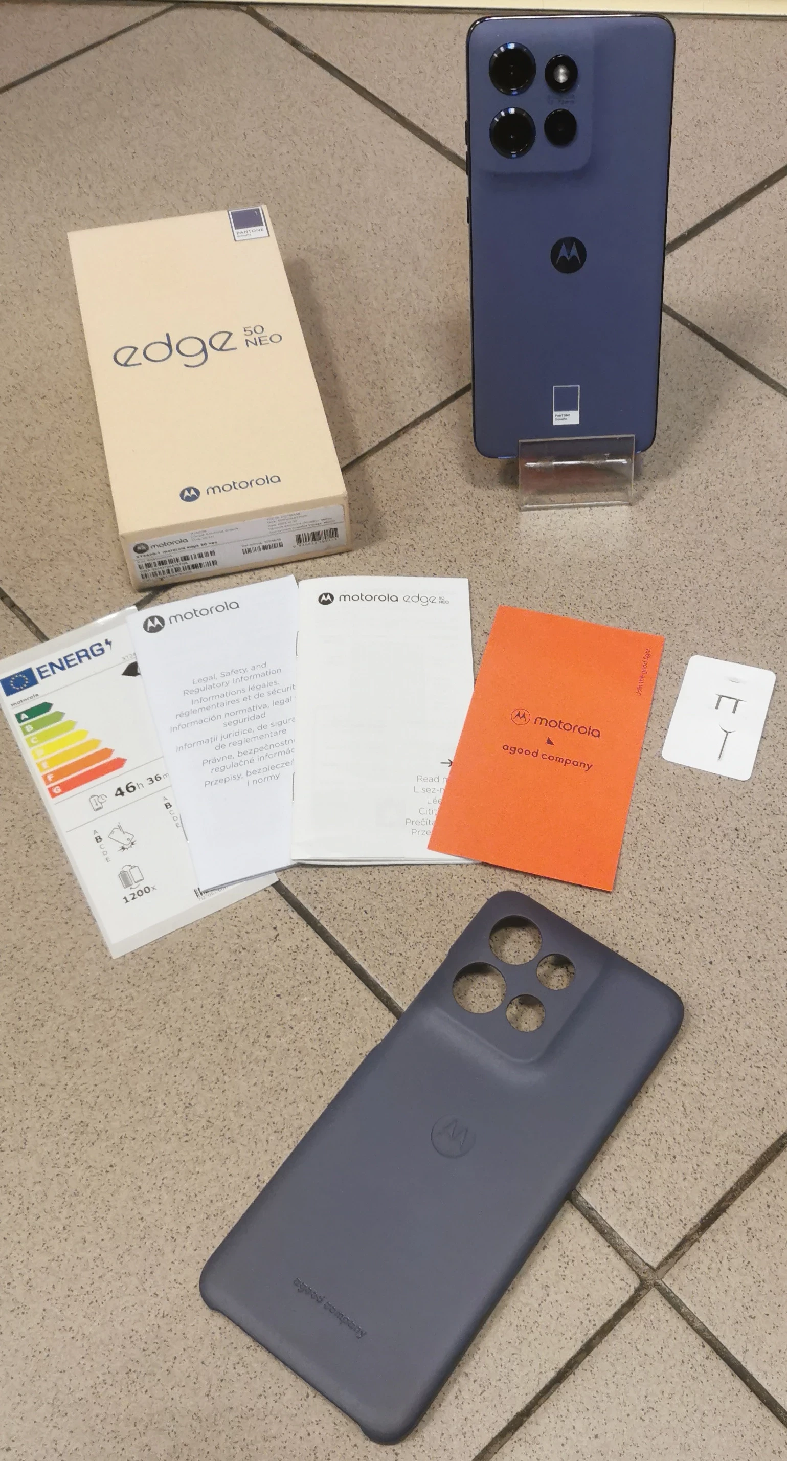 telefon-motorola-edge-50-neo-12512gb-stan-11323-2
