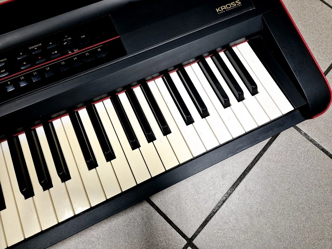 syntezator-kross-korg-1-88-zasilacz-61-klawiszy-liczba-klawiszy-61
