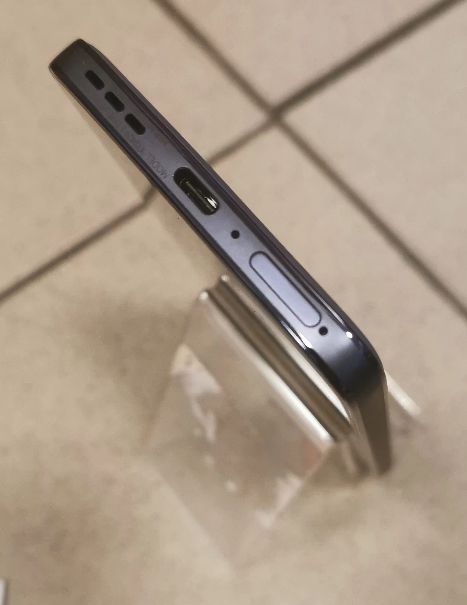 telefon-motorola-edge-50-neo-12512gb-system-operacyjny-4388-1