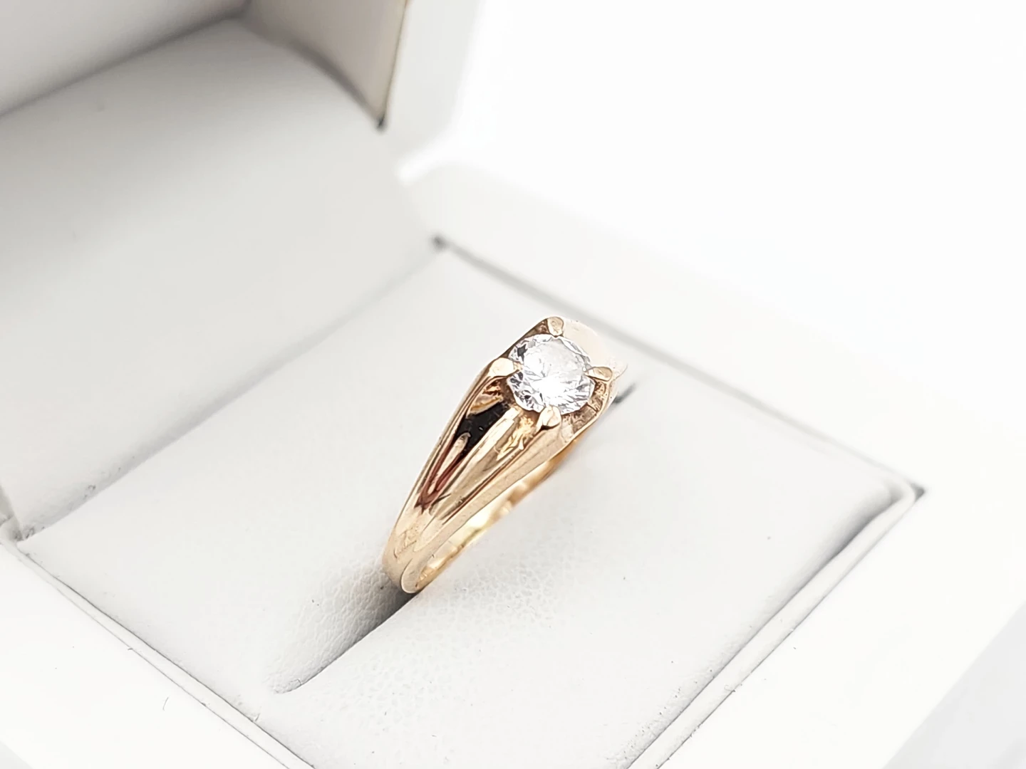 elegancki-zloty-pierscionek-585-r13-rodzaj-2205-2