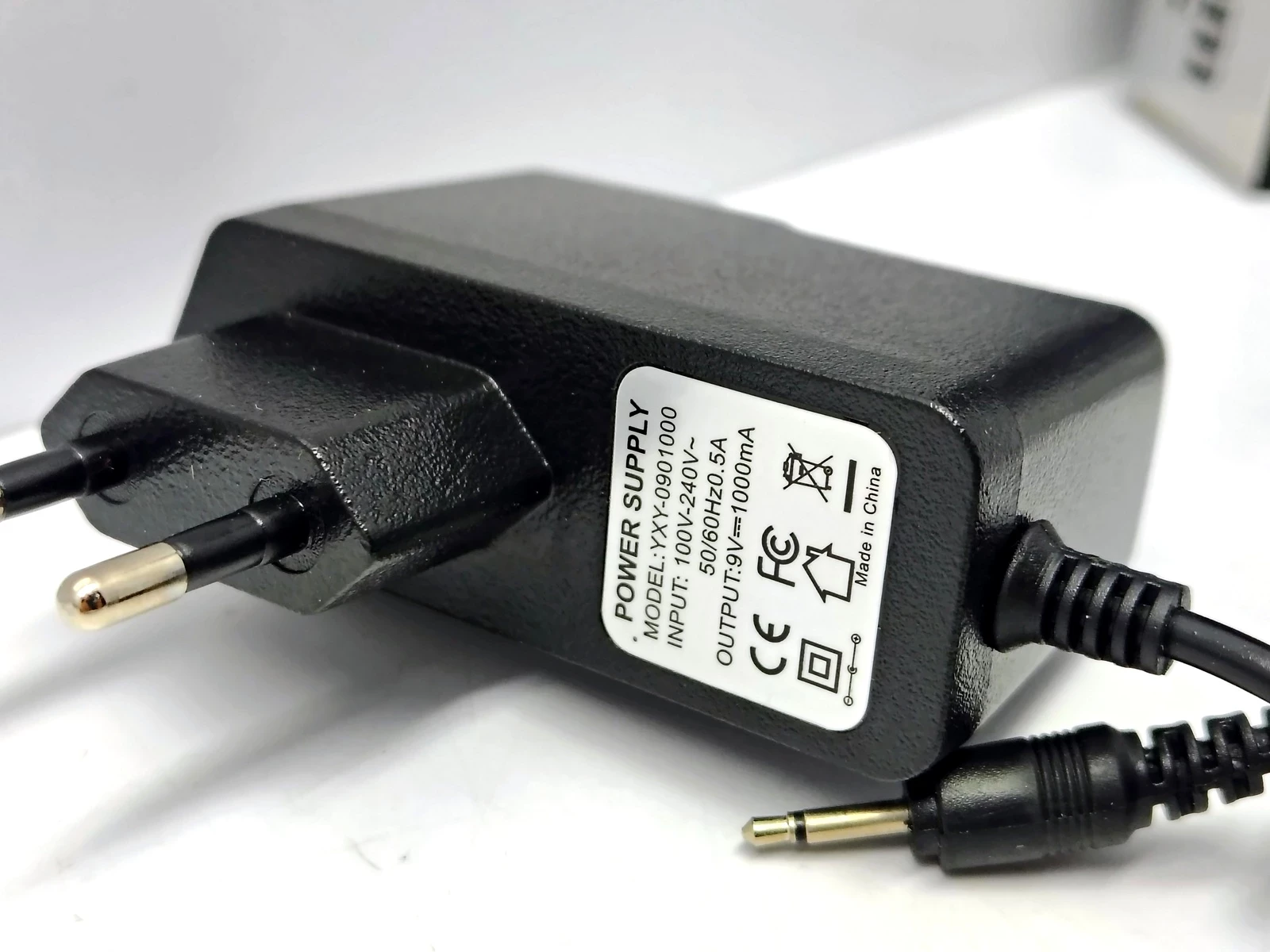 frezarka-do-paznokci-bloom-nails-9w-6-frezow-igla-stan-11323-2