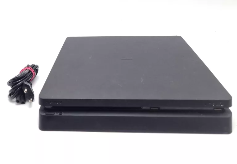 KONSOLA PLAYSTATION 4