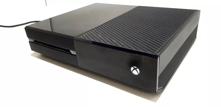 KONSOLA XBOX ONE 500GB MODEL 1540 + KINECT + PAD