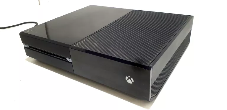 KONSOLA XBOX ONE 500GB MODEL 1540 + KINECT + PAD