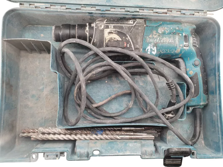 MŁOTOWIERTARKA MAKITA HR2230 + WALIZKA