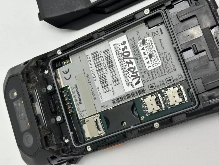 tablet-kolektor-danych-panasonic-toughbook-fz-n1etui-przekatna-ekranu-700