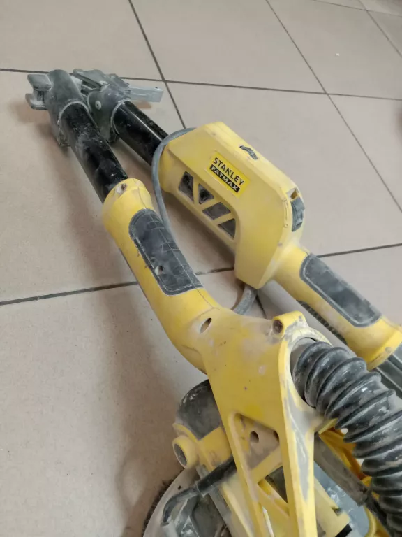 SZLIFIERKA DO GIPSU STANLEY SFMEE500S 215MM 750W