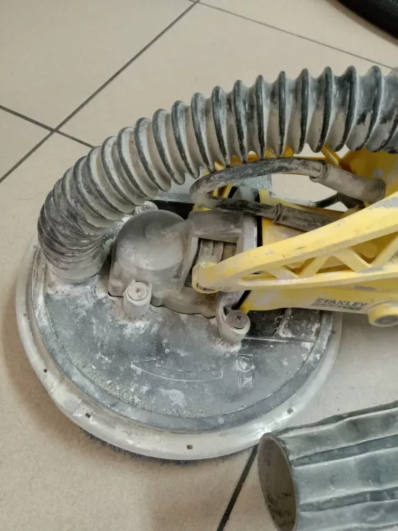 SZLIFIERKA DO GIPSU STANLEY SFMEE500S 215MM 750W