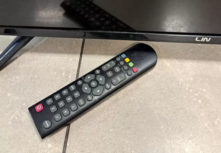 TELEWIZOR LIN 32 CALE 32LHD1610 + PILOT