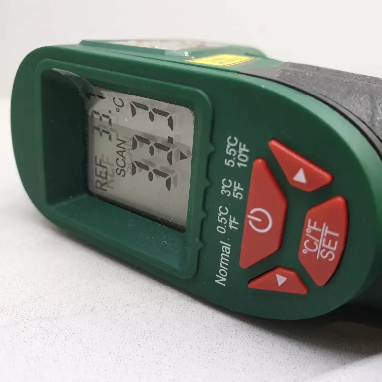MIERNIK TEMPERATURY TERMOMETR PARKSIDE PTI 380 C2