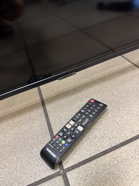 TELEWIZOR SAMSUNG SMART TV 50" UE50RU7102K + PILOT