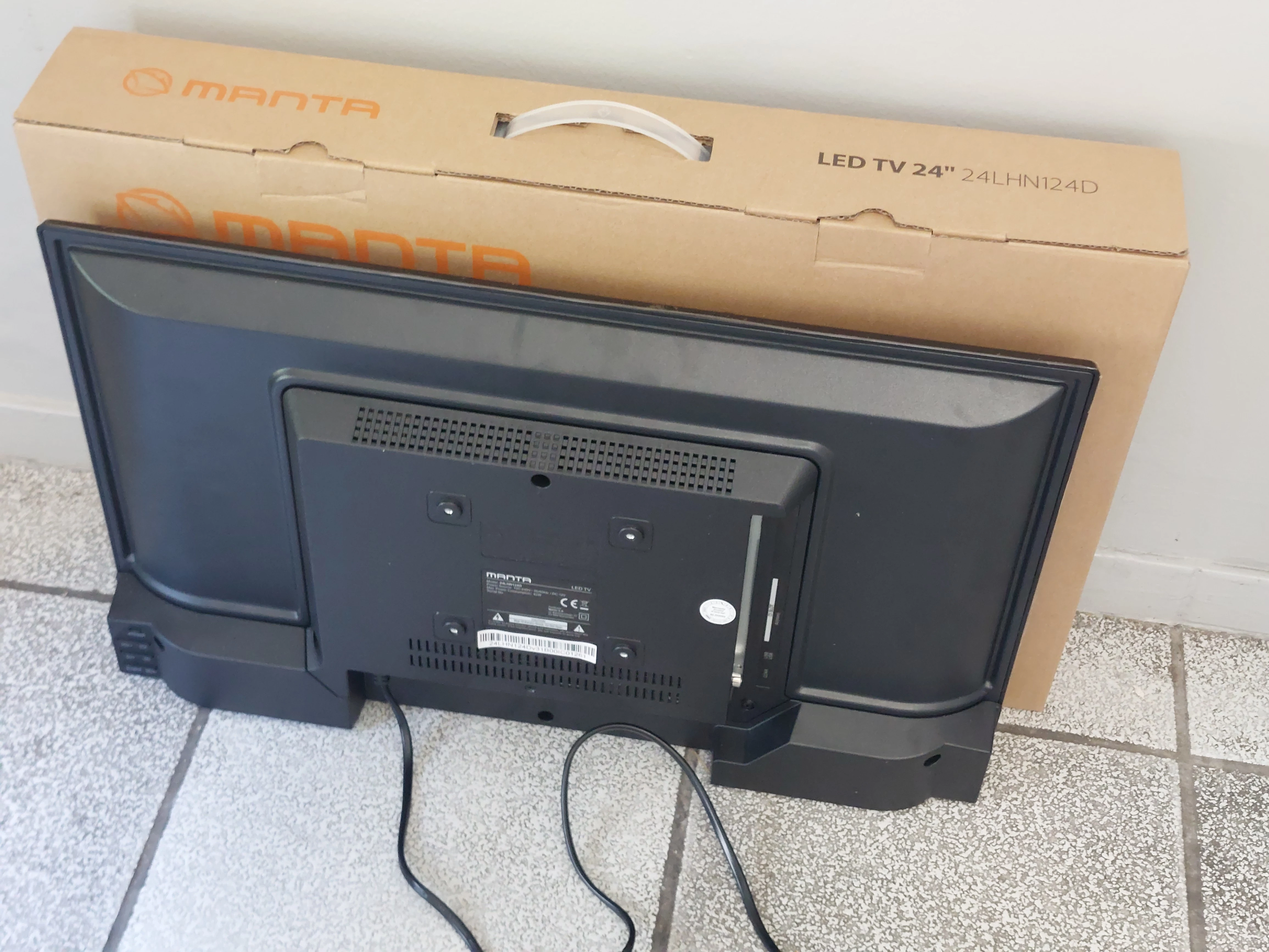 tv-manta-24lhn124d-24-hd-komplet-przekatna-ekranu-cale-2400