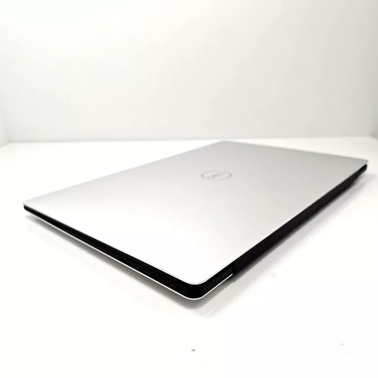 LAPTOP DELL XPS P82G 16RAM 512GB I7 10510U