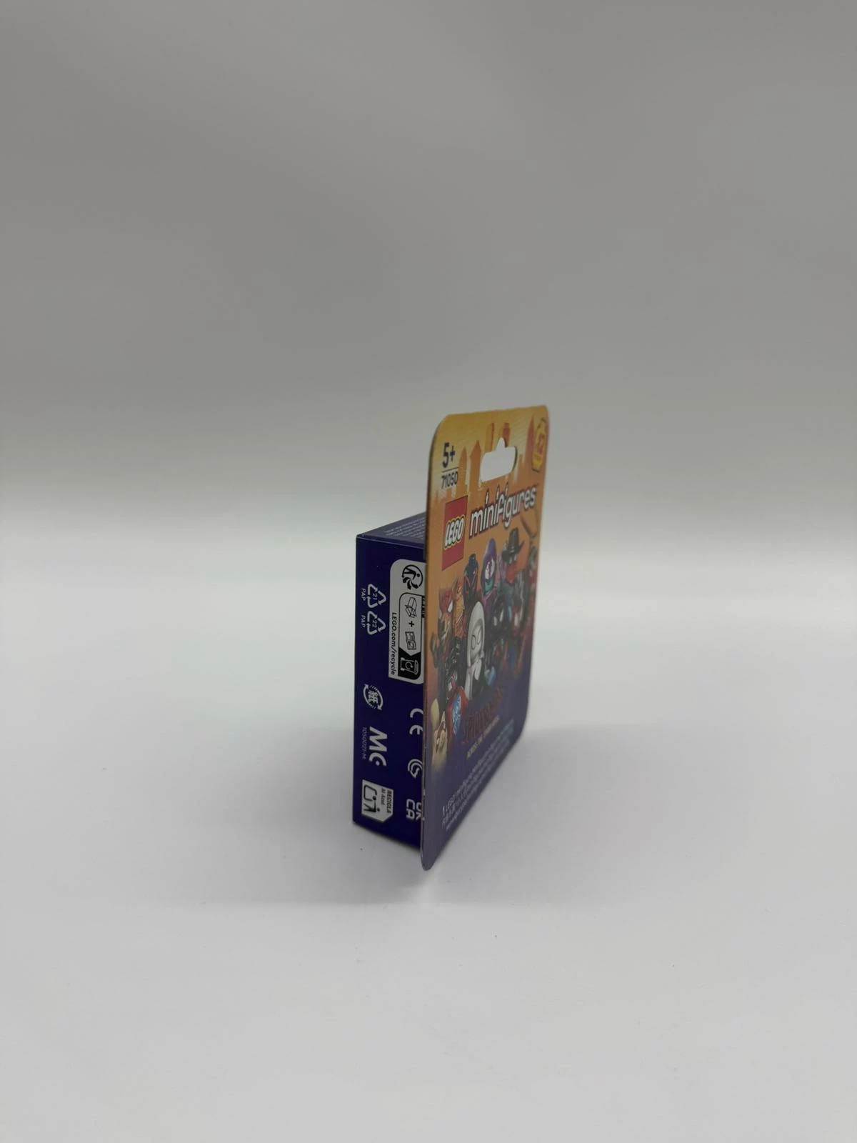 lego-minifigures-71050-1-figurka-marvel-spider-verse-stan-11323-2