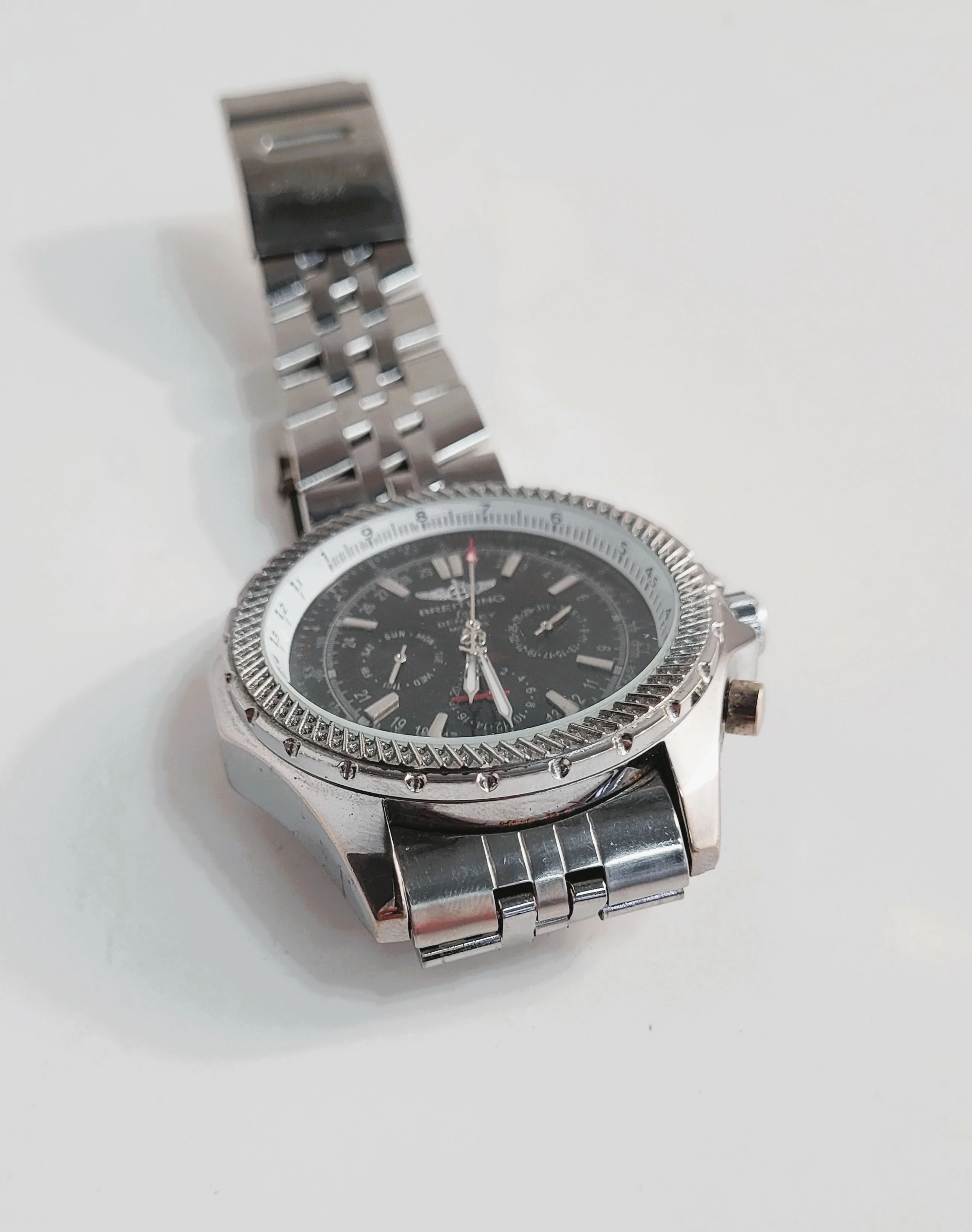 zegarek-breitling-bentley-motors-a25362-ksztalt-koperty-129223-2