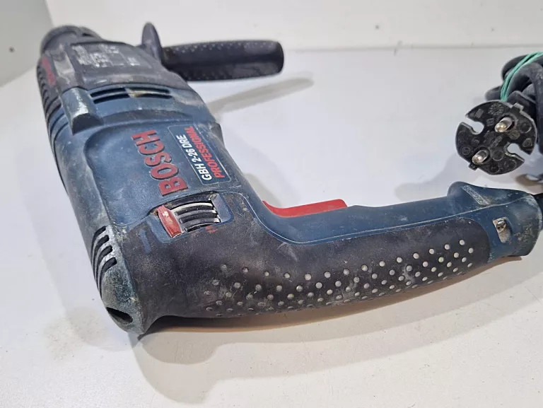 MŁOT UDAROWO-OBROTOWY BOSCH PROFESSIONAL GBH 2-26 DRE
