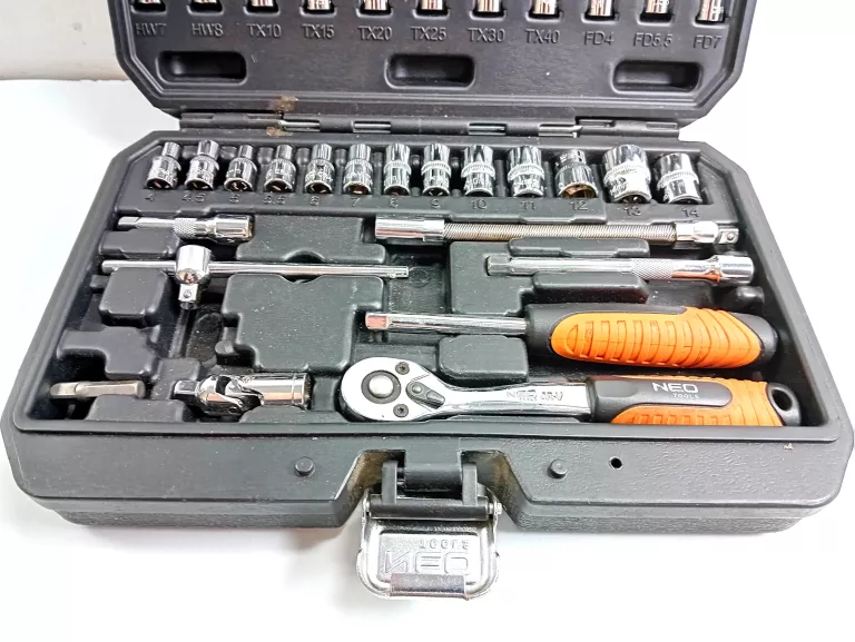 ZESTAW KLUCZY NASADOWYCH 46 SZT. NEO TOOLS