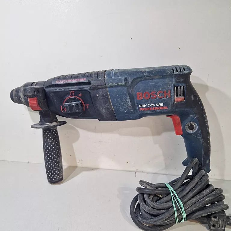 MŁOT UDAROWO-OBROTOWY BOSCH PROFESSIONAL GBH 2-26 DRE
