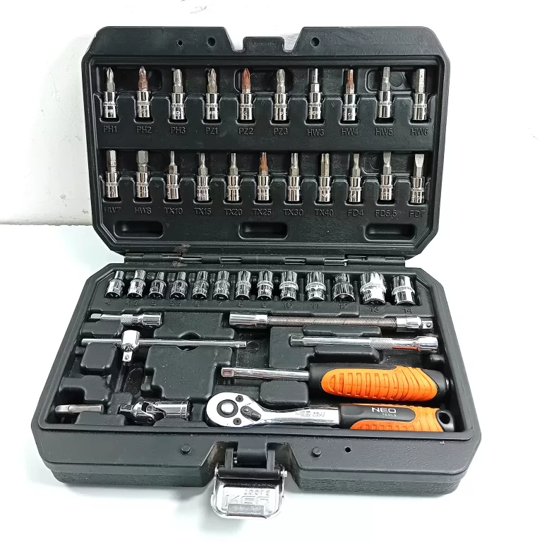 ZESTAW KLUCZY NASADOWYCH 46 SZT. NEO TOOLS