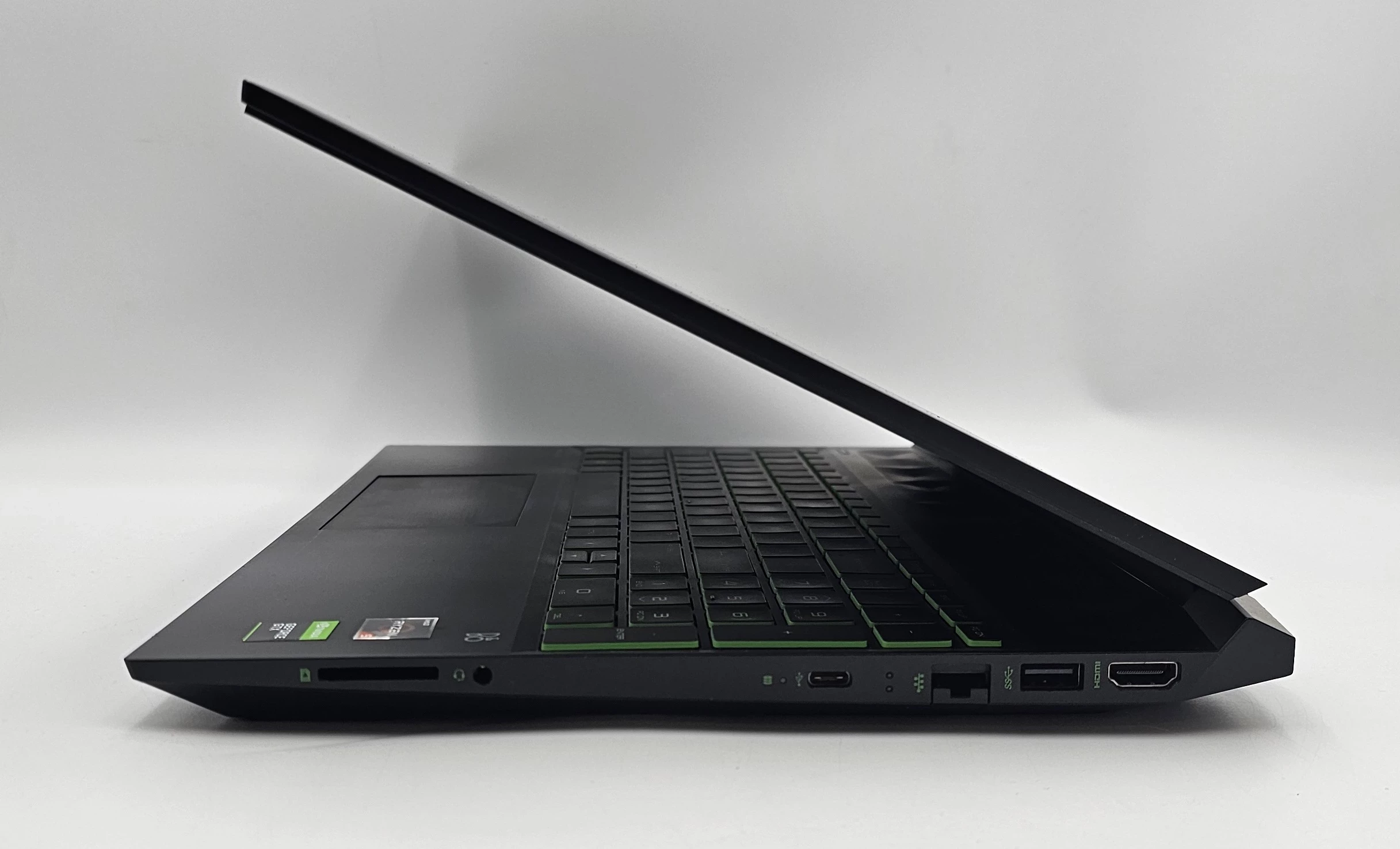 hp-pavilion-gaming-15-ec0045nw-r5-3550h-16gb-512gb-ssd-rtx1650-win11p-seria-procesora-4366-293005