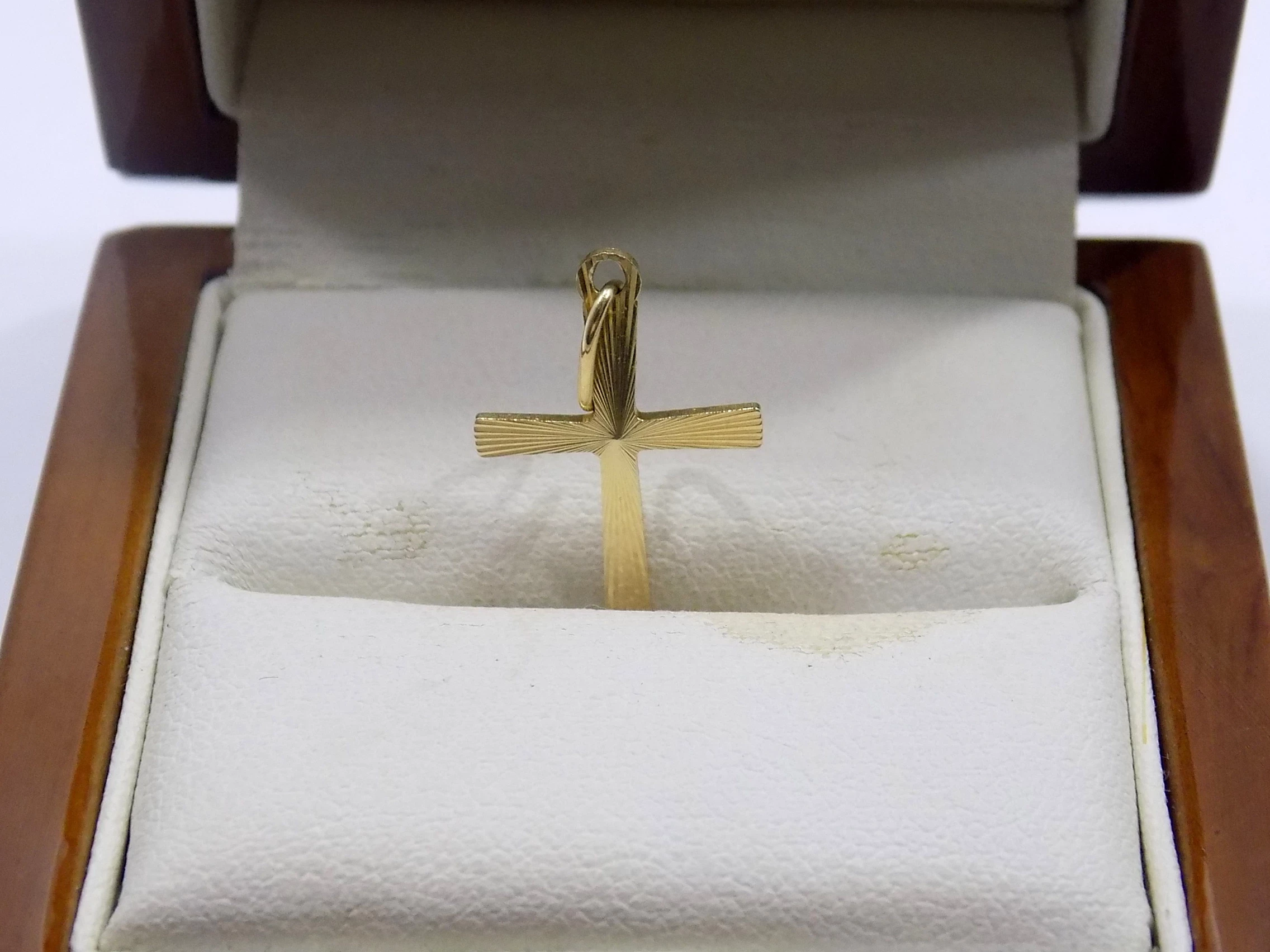 krzyzyk-zloty-waga-ok-071-proba-585-motyw-129129-20