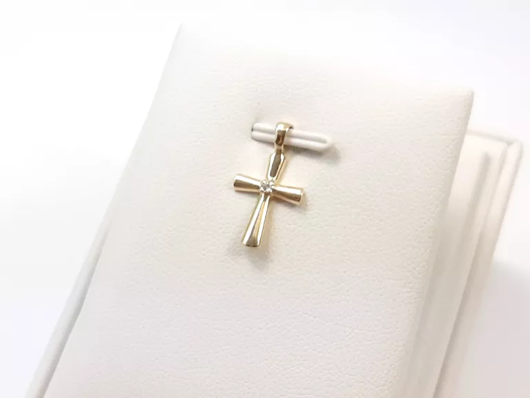 ZŁOTA ZAWIESZKA KRZYŻ Z CYRKONIĄ 585 0,90G 2CM