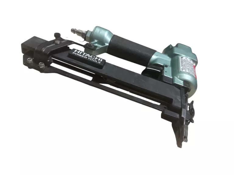 ZSZYWACZ HITACHI N 3804AB2+WALIZKA