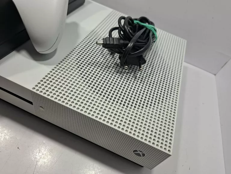 KONSOLA XBOX ONE S 500 GB 1 PAD