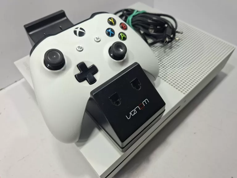 KONSOLA XBOX ONE S 500 GB 1 PAD