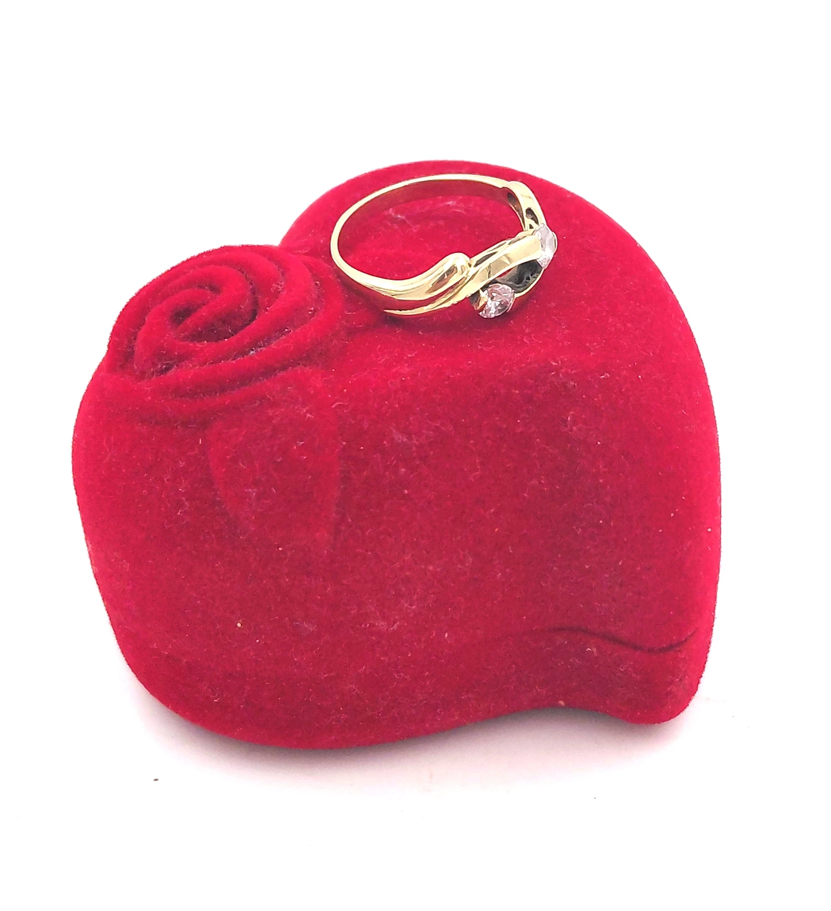 zachwycajacy-zloty-pierscionek-233g585-material-15835-2