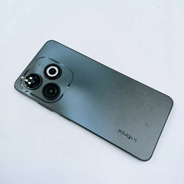 TELEFON INFINIX SMART 8