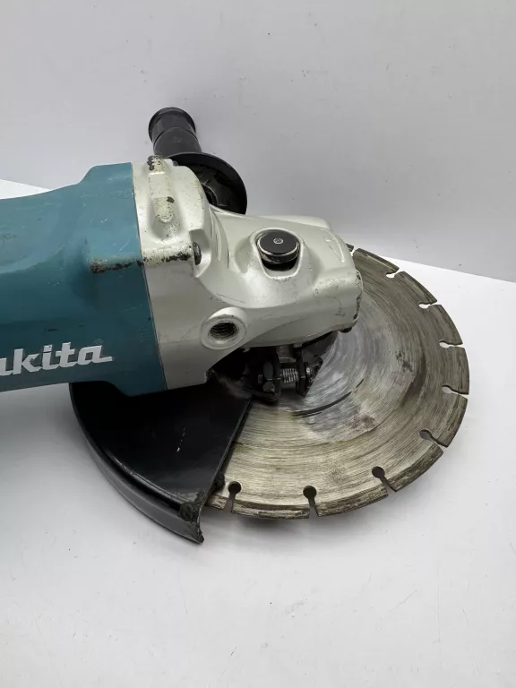 SZLIFIERKA KĄTOWA MAKITA GA9050 DUŻA 230MM 2000W PŁYNNY ROZRUCH 2022R.