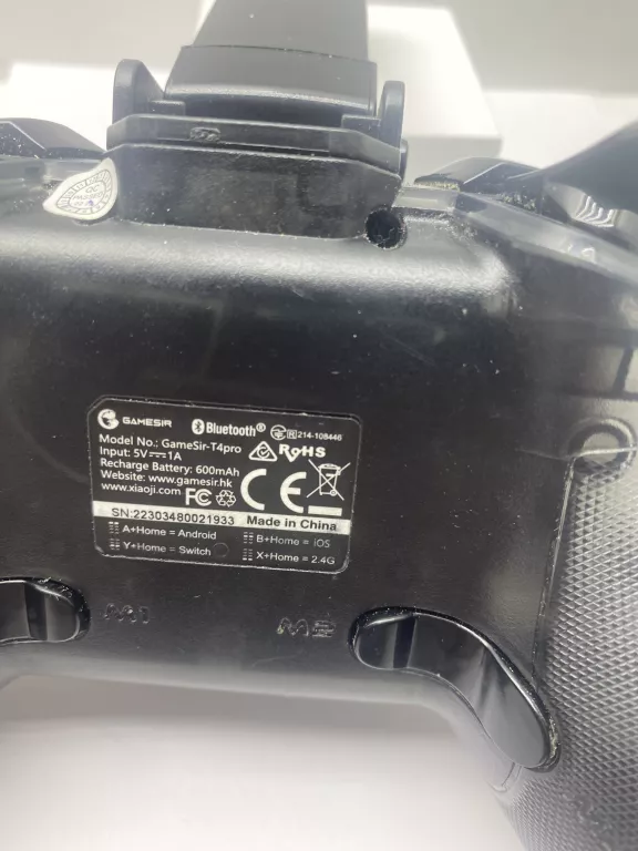 KONTROLER GAMESIR T4 PRO Z FUNKCJĄ TURBO I 4 PROGRAMOWALNYMI PRZYCISKAMI