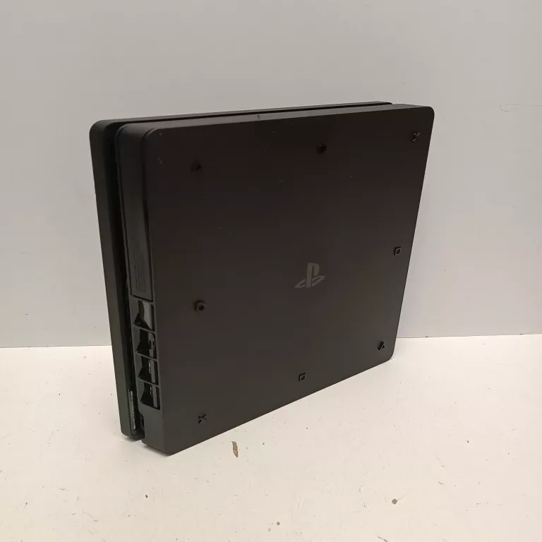 KONSOLA SONY PLAYSTATION 4 CUH-2116B