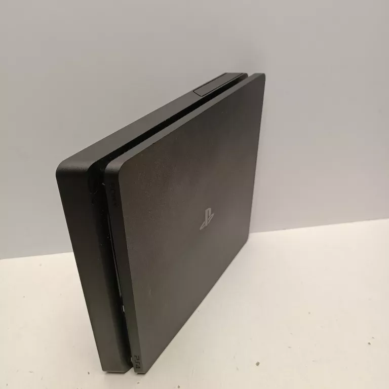 KONSOLA SONY PLAYSTATION 4 CUH-2116B