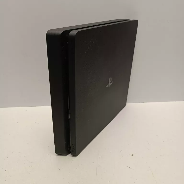 KONSOLA SONY PLAYSTATION 4 CUH-2116B