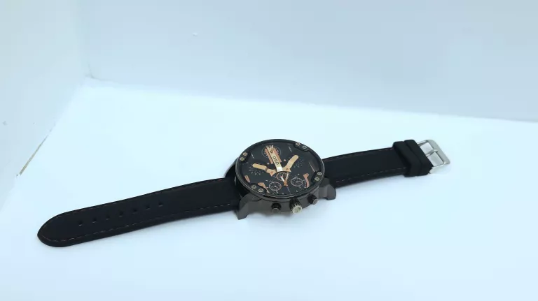 ZEGAREK QSD 7699