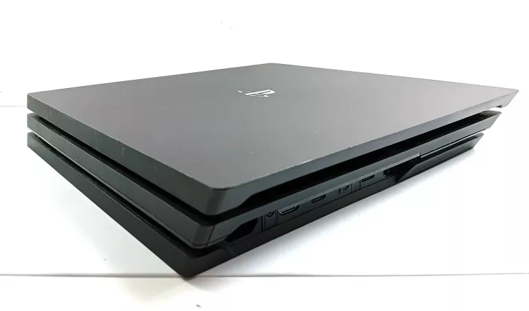 KONSOLA PS4 PRO 1TB + PAD