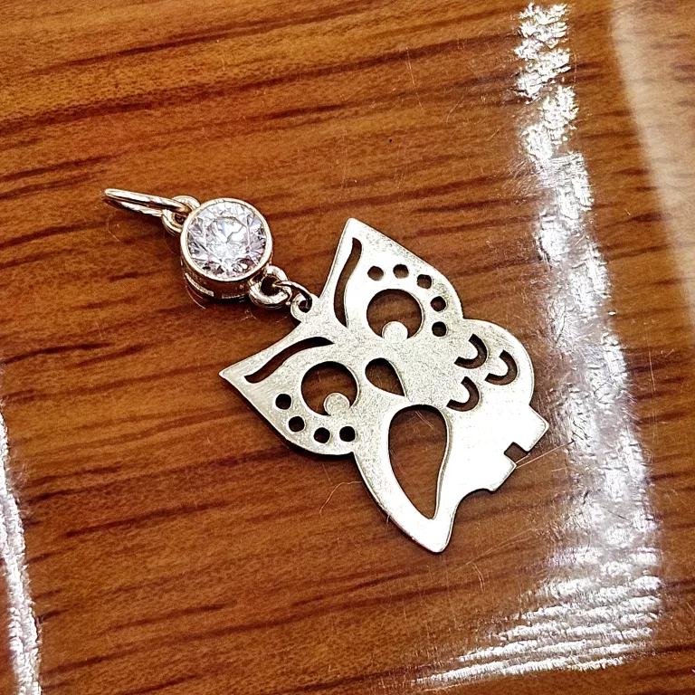NIENOSZONA ZŁOTA ZAWIESZKA Z CYRKONIĄ SOWA 585 0.84G 2,5CM