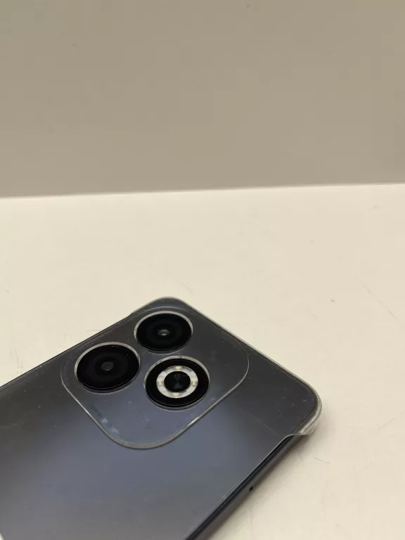 TELEFON SMARTFON _ INFINIX SMART 8 3/64GB CZARNY Z ŁADOWARKĄ